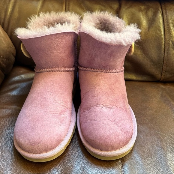 UGG light purple boots - Picture 3 of 8